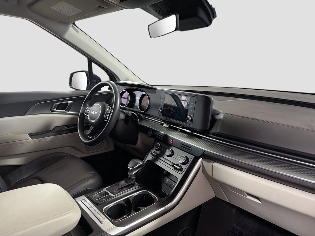 2023 Kia Carnival LX