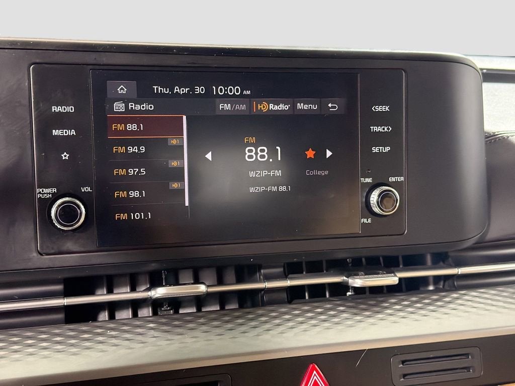 2024 Kia Carnival LX