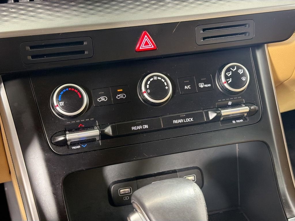 2024 Kia Carnival LX