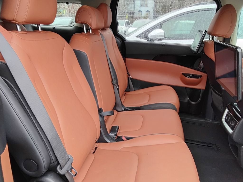 2024 Kia Carnival SX